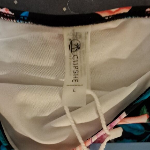 Cupshe black floral swim bottoms size large NWT - Picture 3 of 4